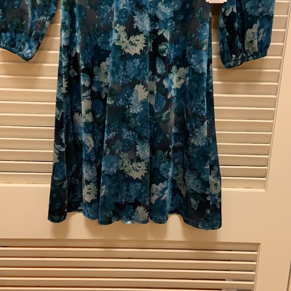 Midnight Doll Velvet Dress in Green Multi - Picture 6 of 14